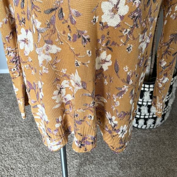 Show Me Your MuMu Cliffside Floral Sweater - Picture 3 of 9